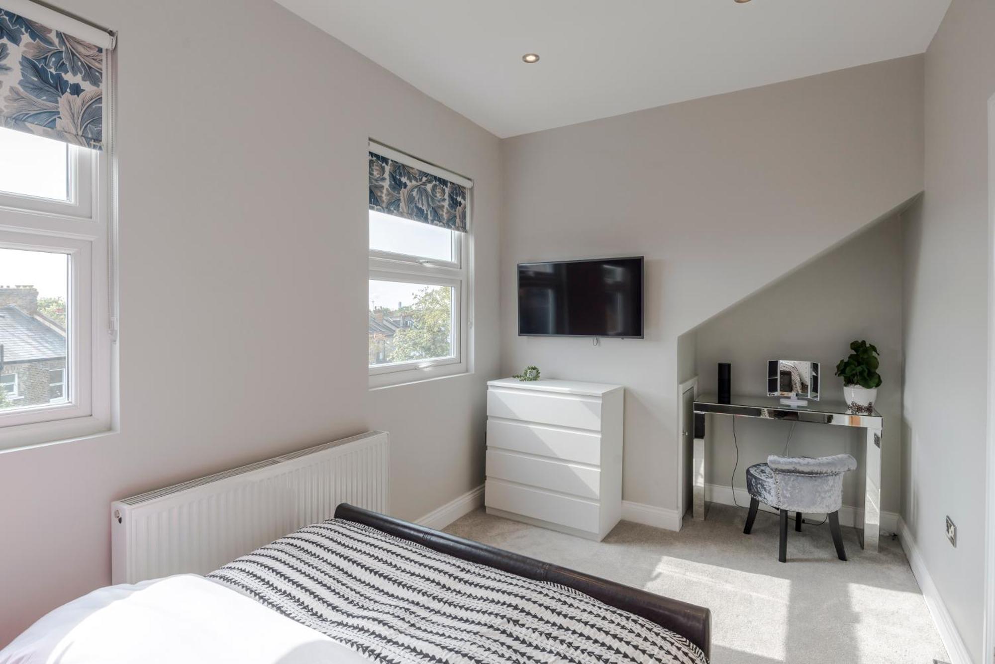 Stunning 3 Bed Duplex Apartment In The Heart Of West Hampstead London Exterior photo
